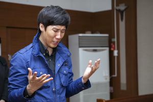  금요찬양집회 'The Call'