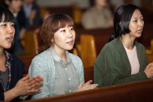  금요찬양집회 'The Call'