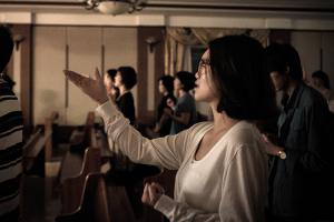  금요찬양집회 'the call'