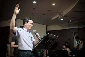  금요찬양집회 'the call'