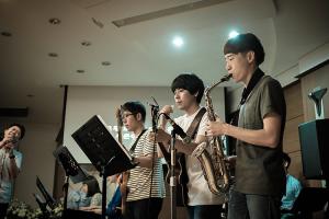  금요찬양집회 'the call'