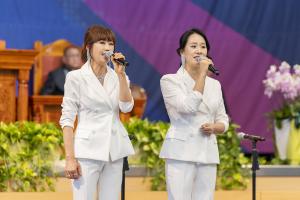  하계수련회 셋째날 평강의 날 및 구속사 시리즈 제9권 영문판 일어판 출판 감사예배