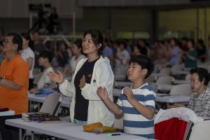  하계대성회 셋째날 찬양기도회